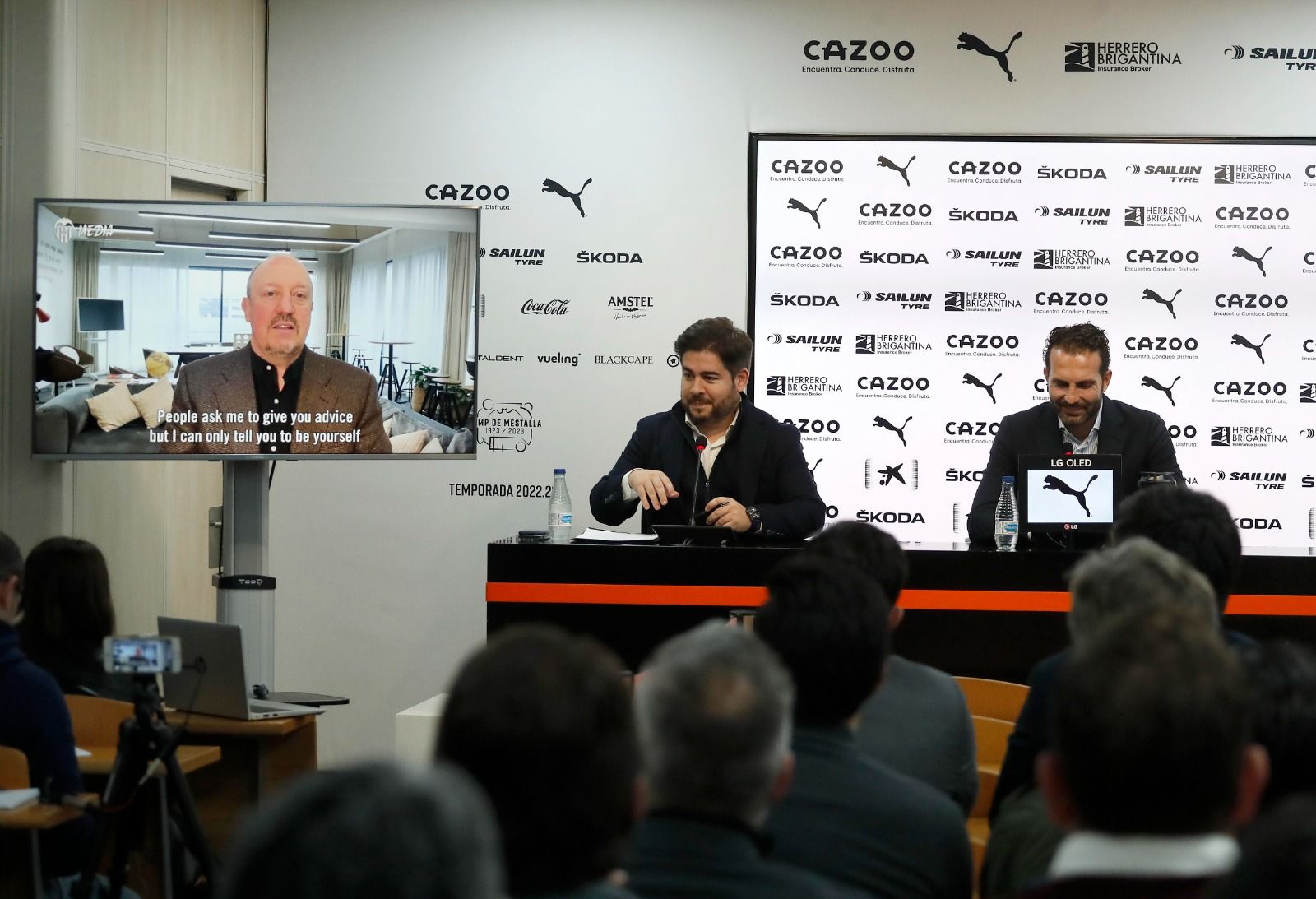 El Valencia CF presenta a Rubén Baraja como nuevo entrenador Levante EMV