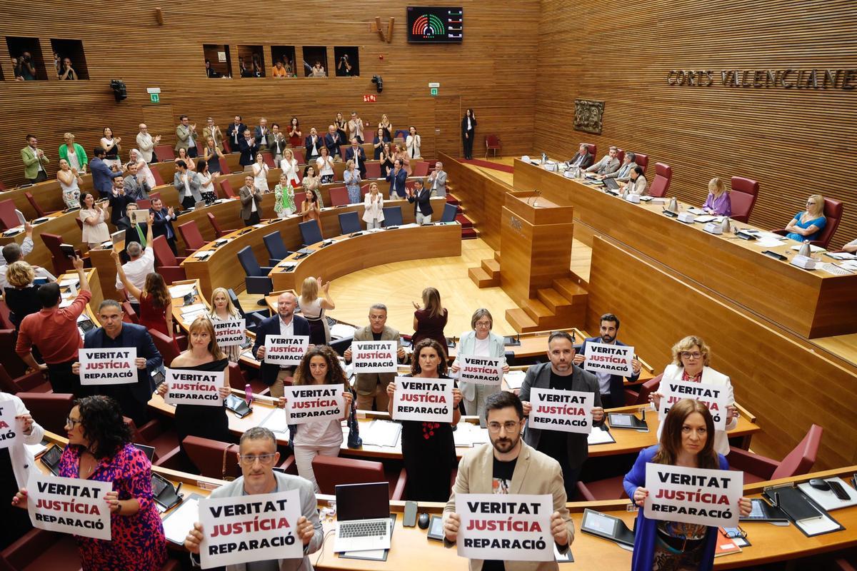 Exhibici N De Unidad De Pp Y Vox Con La Ley De Concordia En Un Ambiente