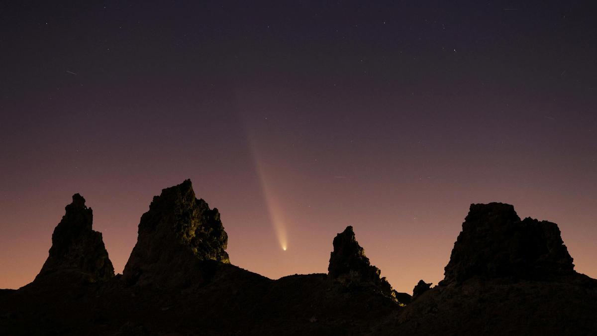 Cometa Del Siglo El Cometa Del Siglo Brilla Sobre Catalunya Las