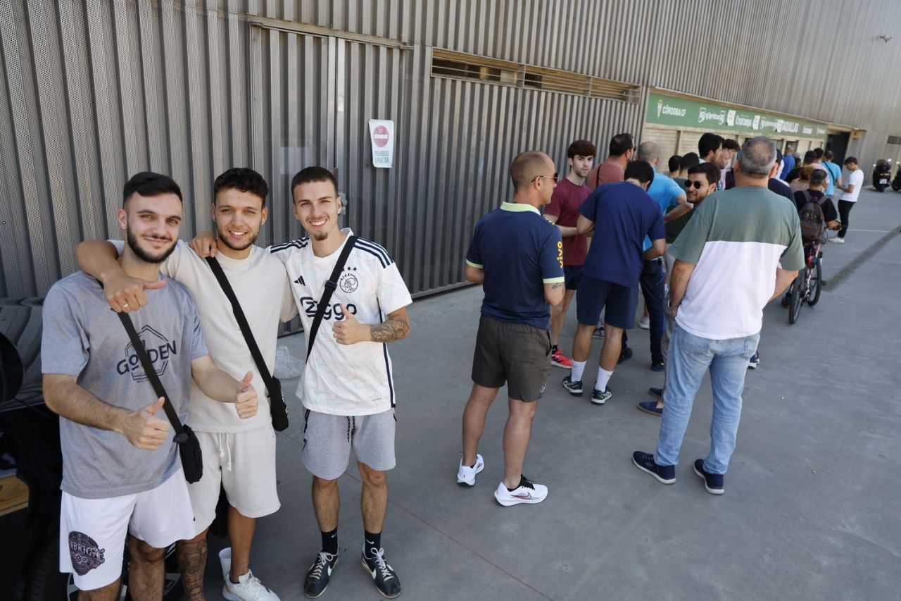 Colas en El Arcángel por el play off de ascenso a Segunda Diario Córdoba