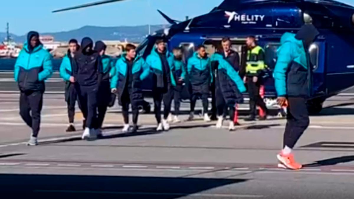 Fc Barcelona El Bar A Aterriza En Ceuta En Helic Ptero