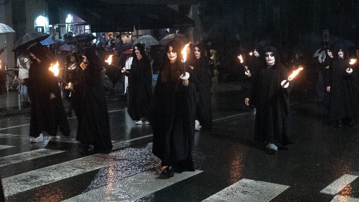 Este pueblo se transforma en un paraje terrorífico durante una noche al año.