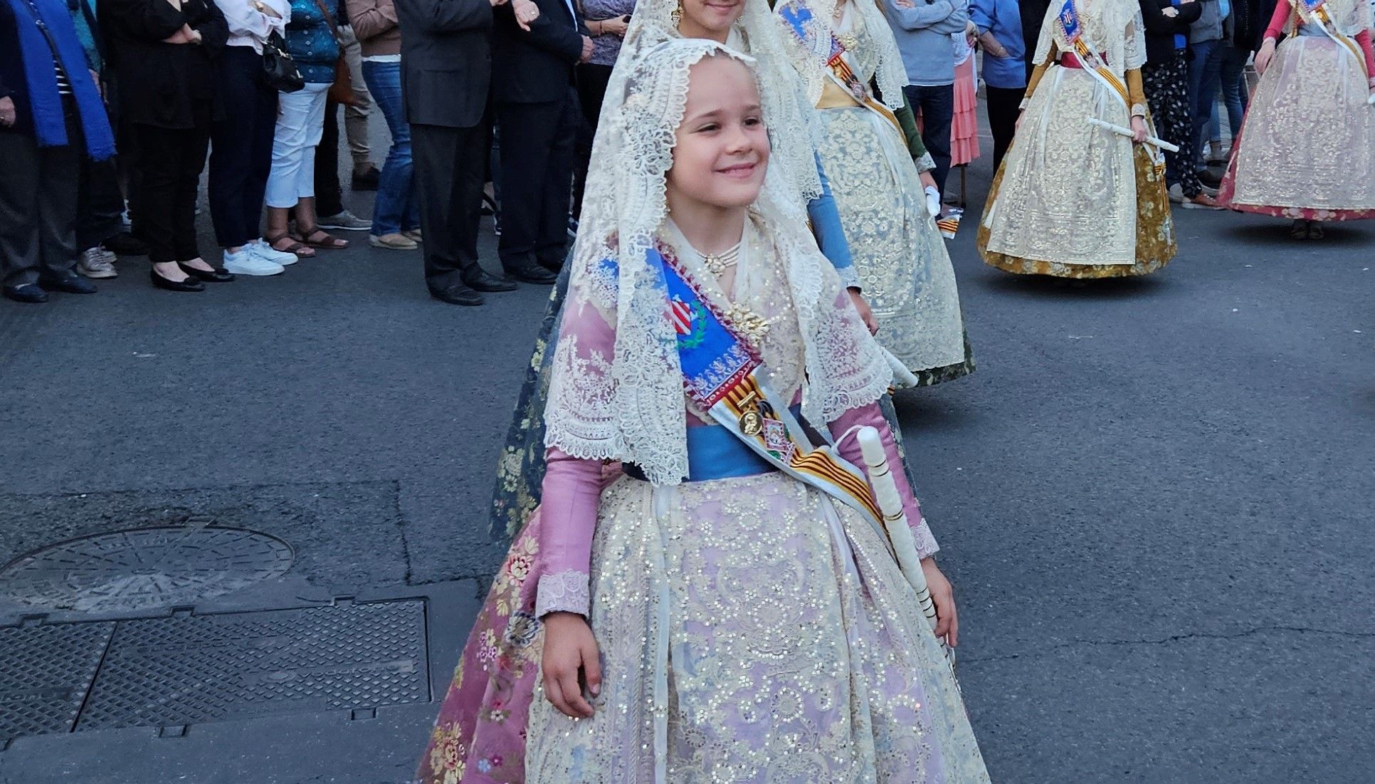 Laura, Paula, las cortes y las fallas de Zaidía acompañan al Cristo de la Fe