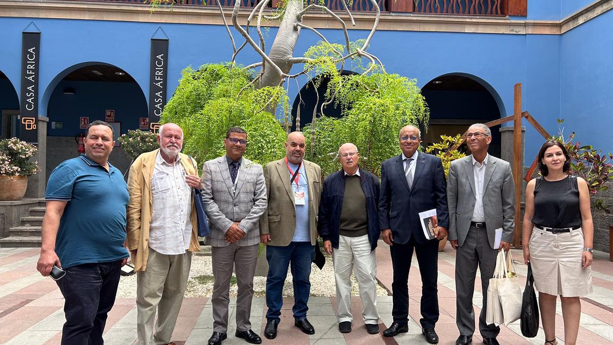 La delegación marroquí en Casa África en un encuentro promovido por la Fundación Fikr y la Asociación de Cooperación Canarias Marruecos (ACAMA).