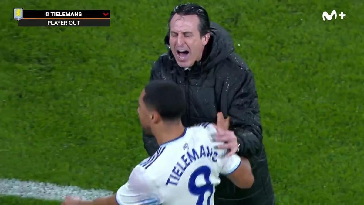 Momento de tensión entre Emery y Tielemans durante su cambio en el Fenerbahçe – Aston Villa
