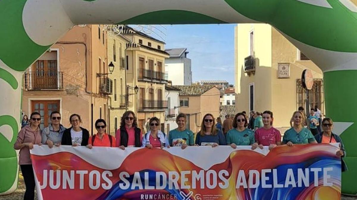 La solidaridad de RunCáncer vuelve con una marcha en Albaida encabezada con el lema 'Juntos saldremos adelante' en apoyo a los afectados por la DANA.
