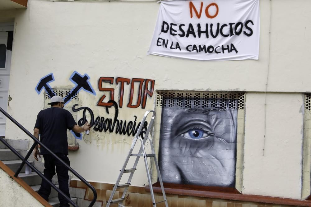 Acción solidaria con vecinos de La Camocha