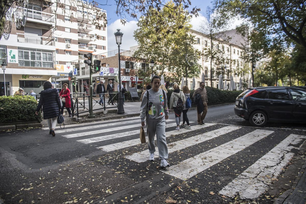 Fotogalería | Este es el estado de la avenida Virgen de la Montaña de Cáceres