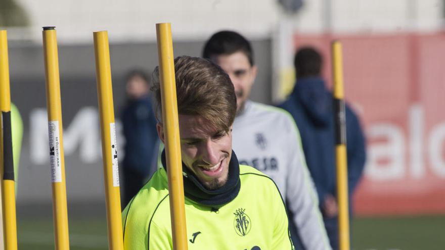 Samu Castillejo, jugador del Villarreal, durante un entrenamiento reciente con su equipo.