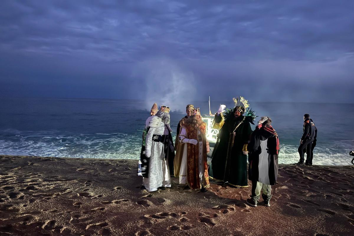 Els Reis d'Orient després d'arribar en barca a Lloret de Mar