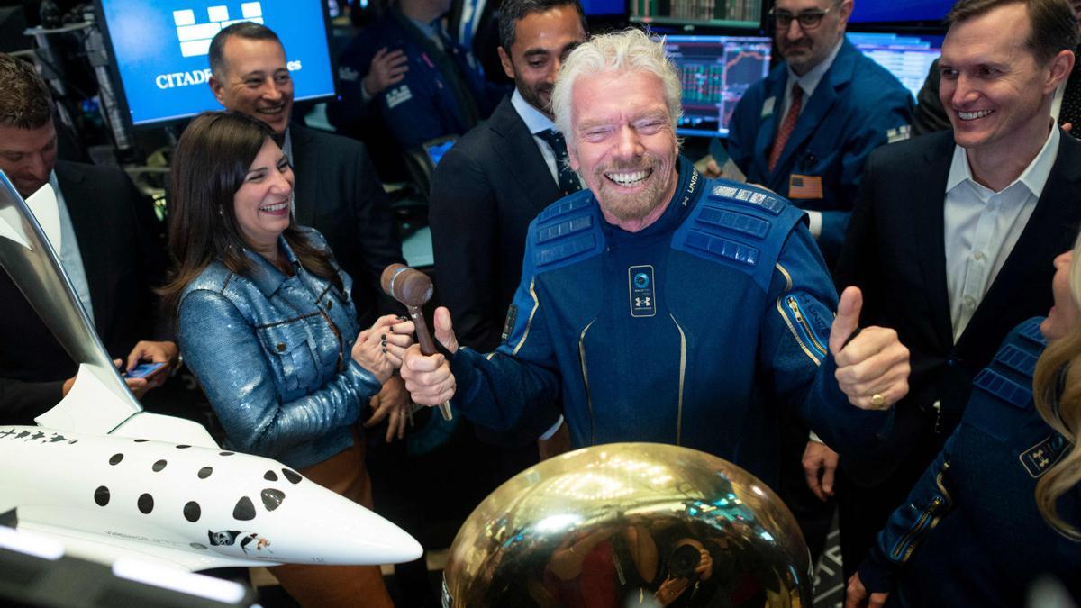 Richard Branson sale al espacio