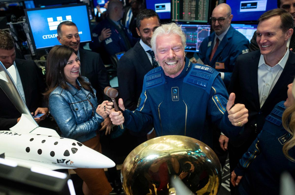 Els EUA investiguen el vol de Branson i els seus turistes a l’espai