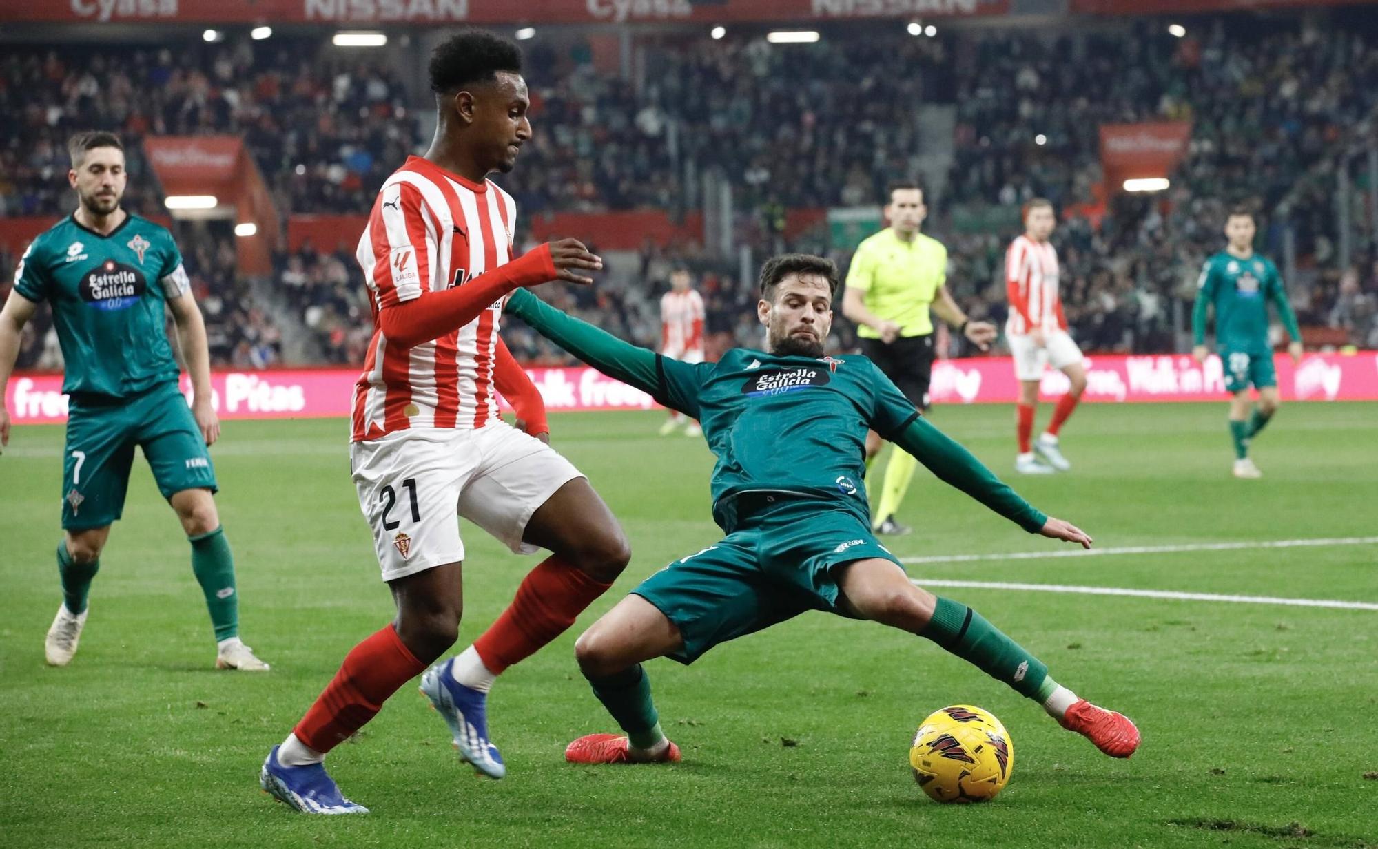 Así fue el partido entre el Sporting y el Racing de Ferrol