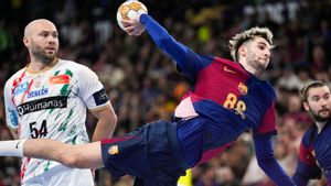 Cikusa, en una acción del partido