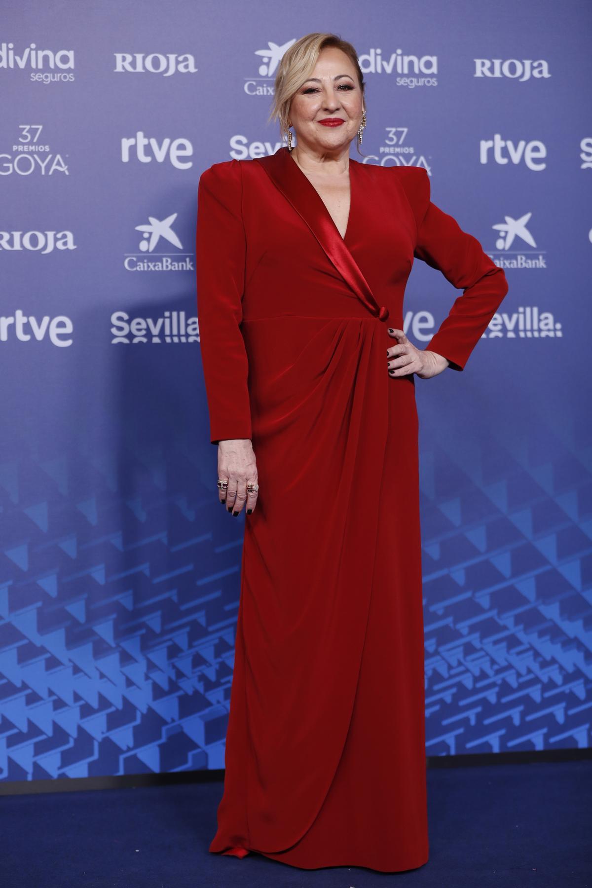 SEVILLA 11/02/2023.- La actriz Carmen Machi a su llegada a la XXXVII edición de los Premios Goya que se celebra este sábado en el Palacio de Congresos y Exposiciones FIBES de Sevilla. EFE/Jorge Zapata