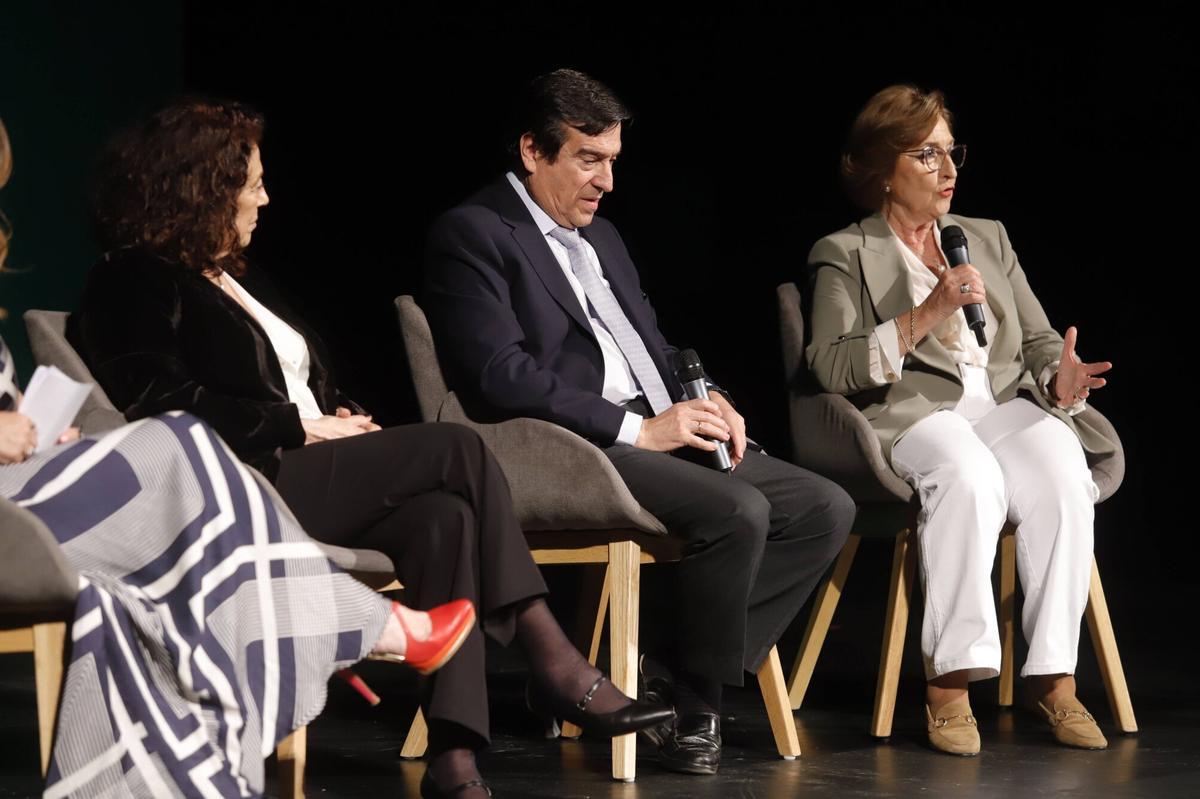 El hospital Reina Sofía rinde homenaje a sus profesionales
