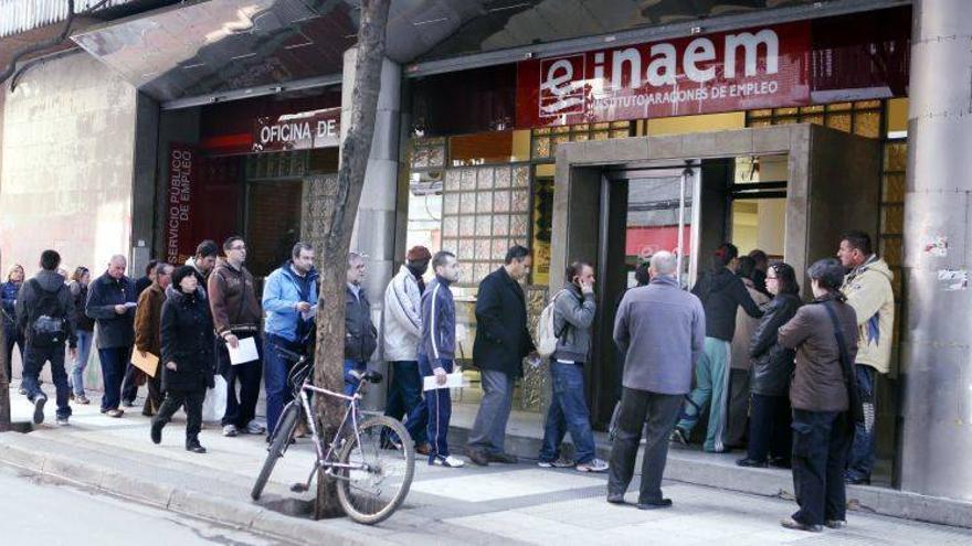 Aragón lidera la caída del desempleo en febrero