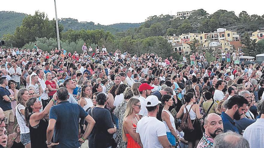 El público asistente, de todas las edades.