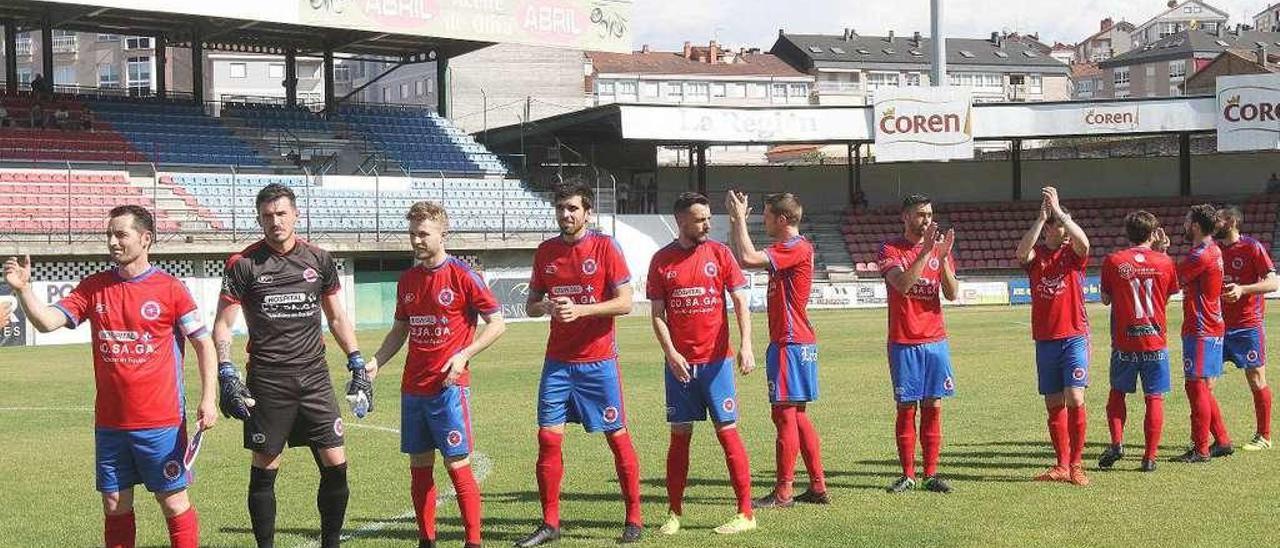 Los jugadores de la Unión Deportiva Ourense se encuentran en el mejor momento de la temporada. // Iñaki Osorio