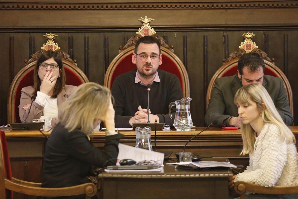 Gemma Geis i Lluc Salellas, en un ple municipal de l'any passat.