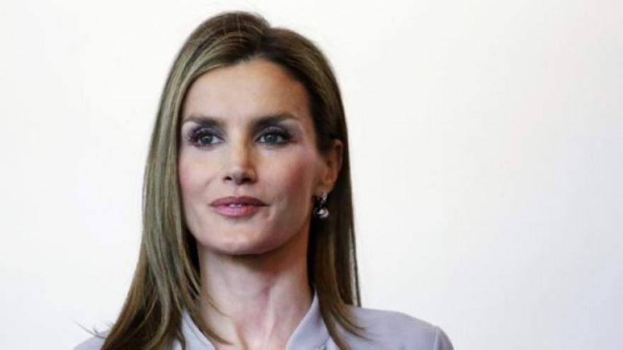 Aplausos a la Princesa Letizia en los Premios Nacionales de la Moda