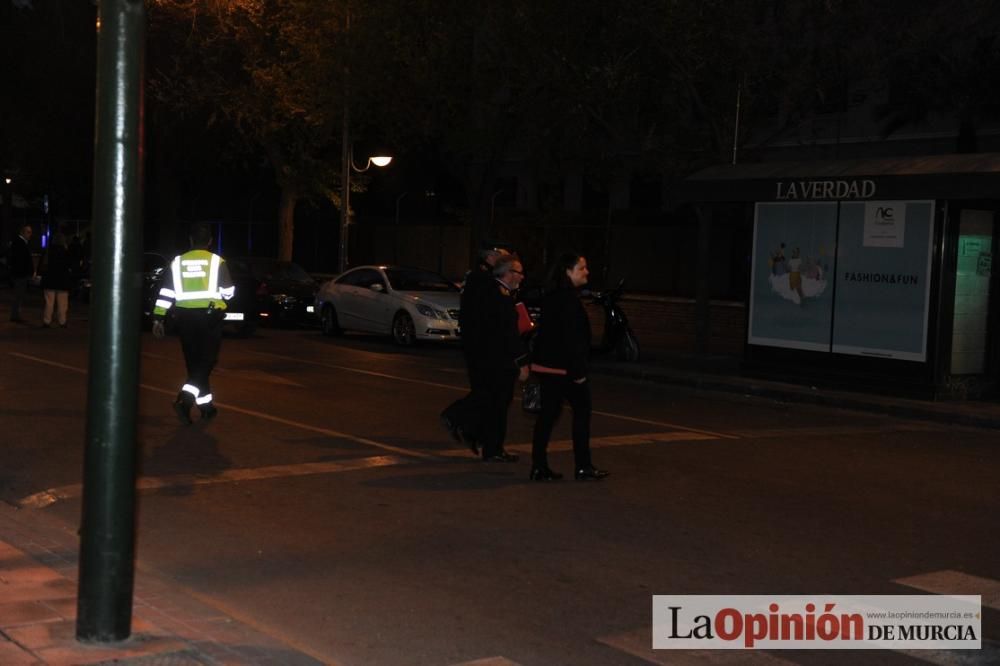 La noche de protesta de los agricultores se pasa con migas