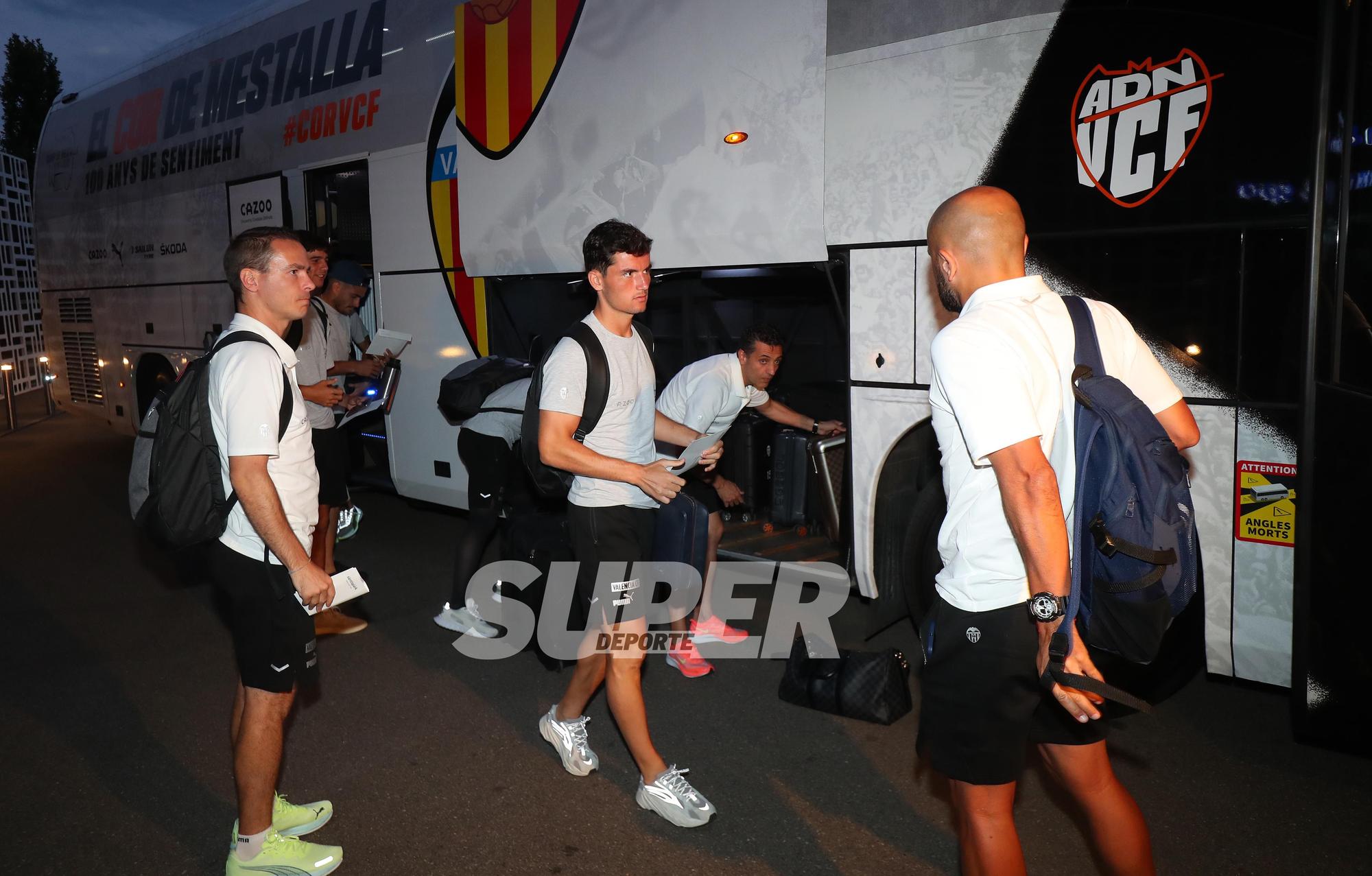 Llegada del Valencia CF al hotel de St. Gallen