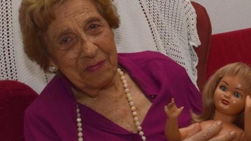 Adeu a Carme Cervera, de 105 anys, creadora de la nina Gisela