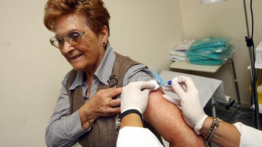 Sanidad anima a vacunarse contra la gripe dado que aún hay dosis disponibles