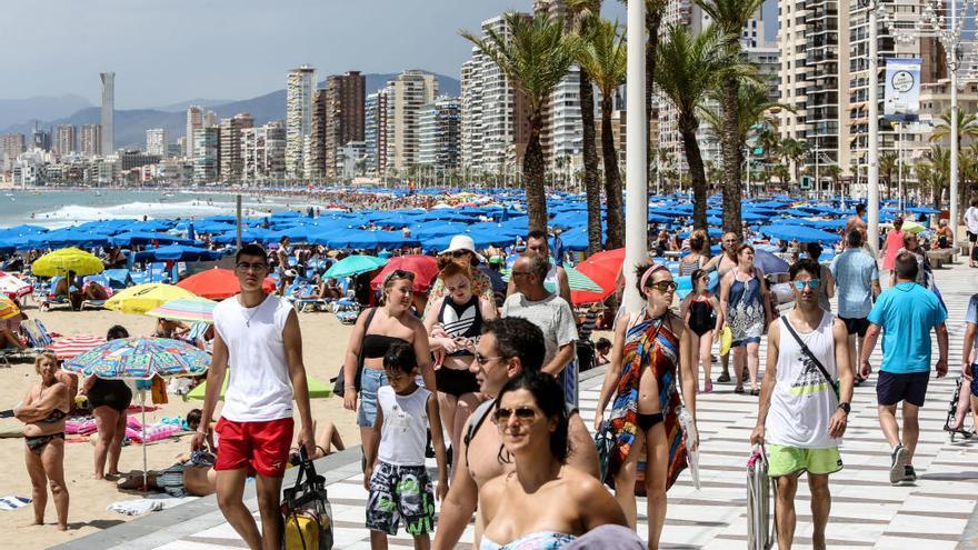 Los hoteleros se oponen en las Cortes a que la nueva Ley del Turismo regule el «overbooking»