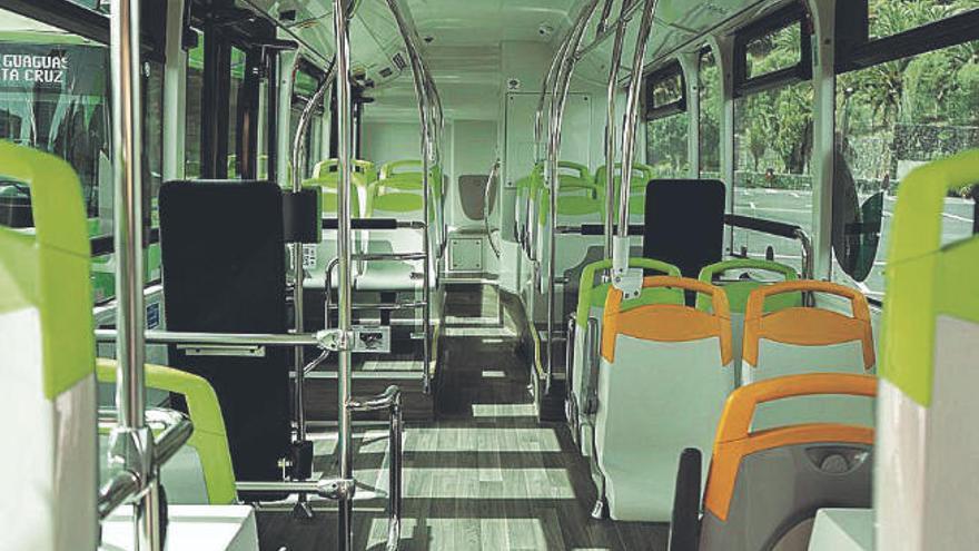 Cuatro años de cárcel por abusar de un menor dentro de una guagua