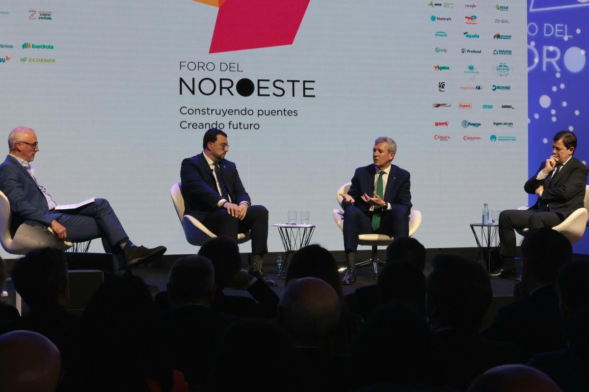 Mesa redonda: ‘Oportunidades del Noroeste’ con Alfonso Rueda, presidente de la Xunta de Galicia; Adrián Barbón, presidente del Principado de Asturias; Alfonso Fernández Mañueco, presidente de la Junta de Castilla y León; Modera Rogelio Garrido, director de Faro de Vigo