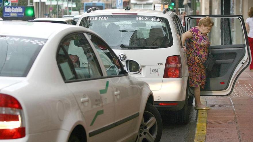 El taxi se plantará de nuevo este jueves y parará durante dos horas