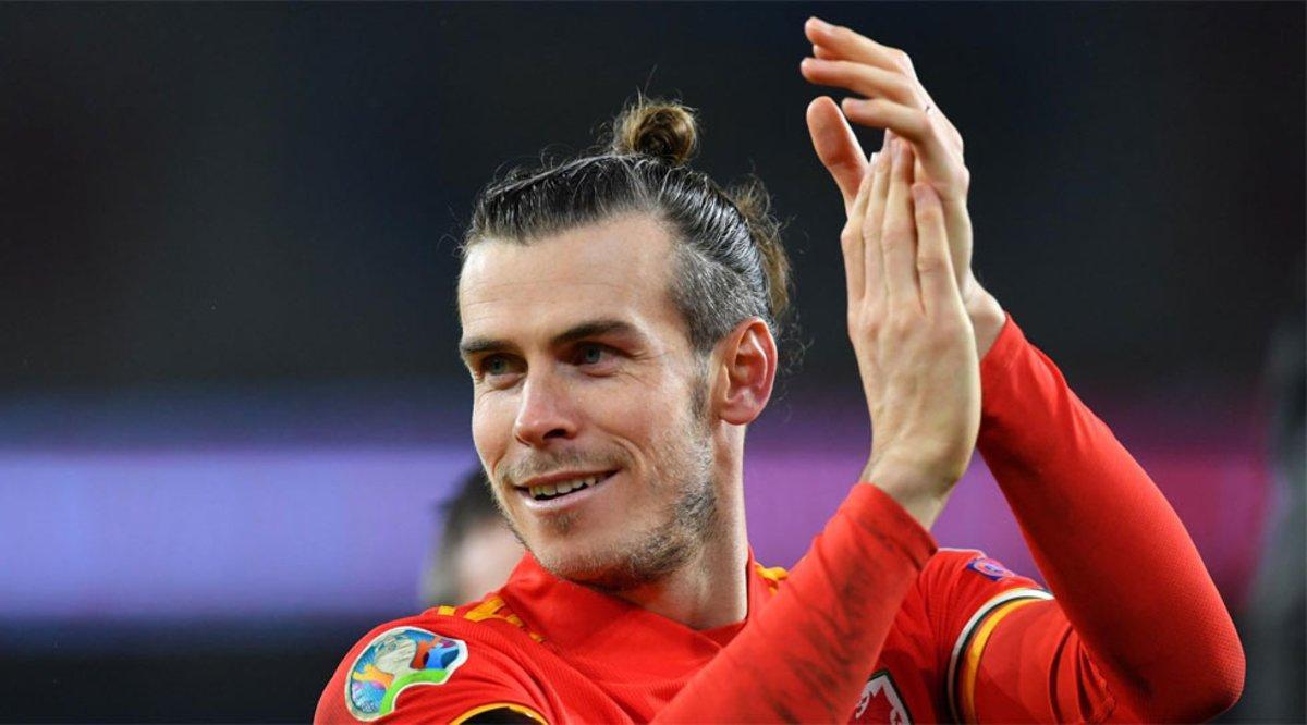 Berbatov: Bale fue tonto por celebrar con esa bandera