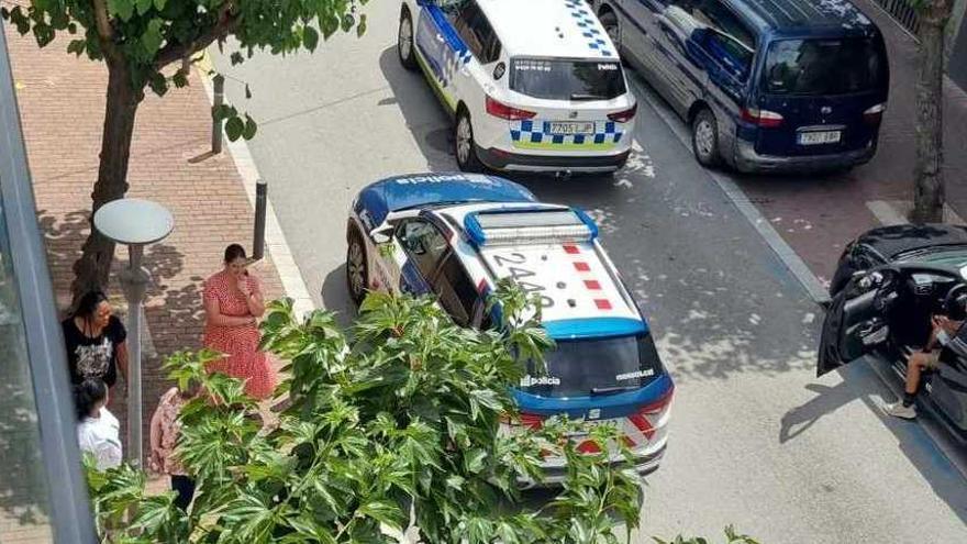 Un operatiu policial en un local de la Jonquera acaba amb diverses denúncies per tinença de drogues i un detingut