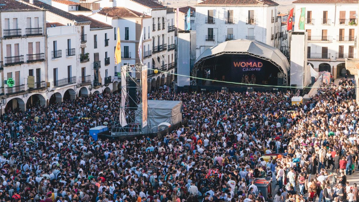 Público en la plaza Mayor en el Womad de 2023.