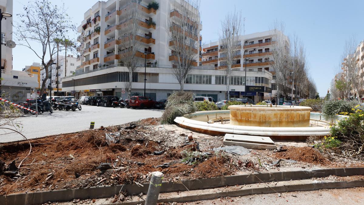 La plaza Enrique Fajarnés es una de las zonas afectadas por el corte de agua.