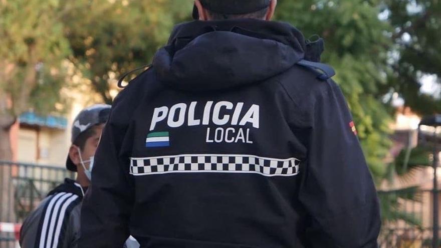 La Policía Local de Mijas desocupa cerca de 50 inmuebles