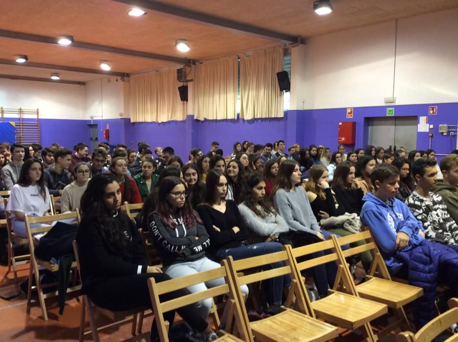 I Premi de Tríptics "Medicaments: quin, quan, com" per a l''Olivar Gran de Figueres.