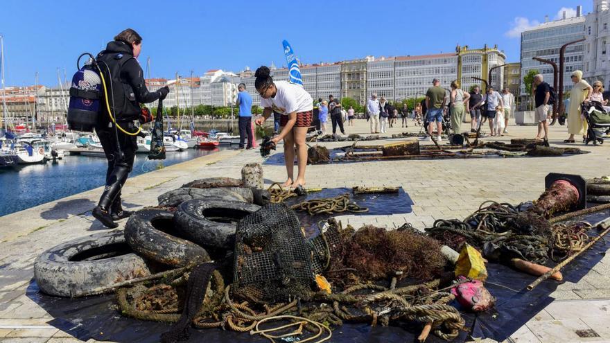 Refugallos para visibilizar o estado do fondo do mar da Coruña