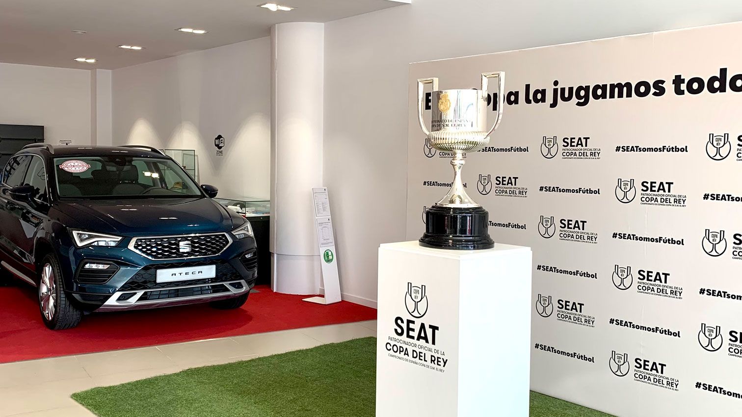 La Copa del Rey junto al Ateca, uno de los "reyes" de la gama de Seat.