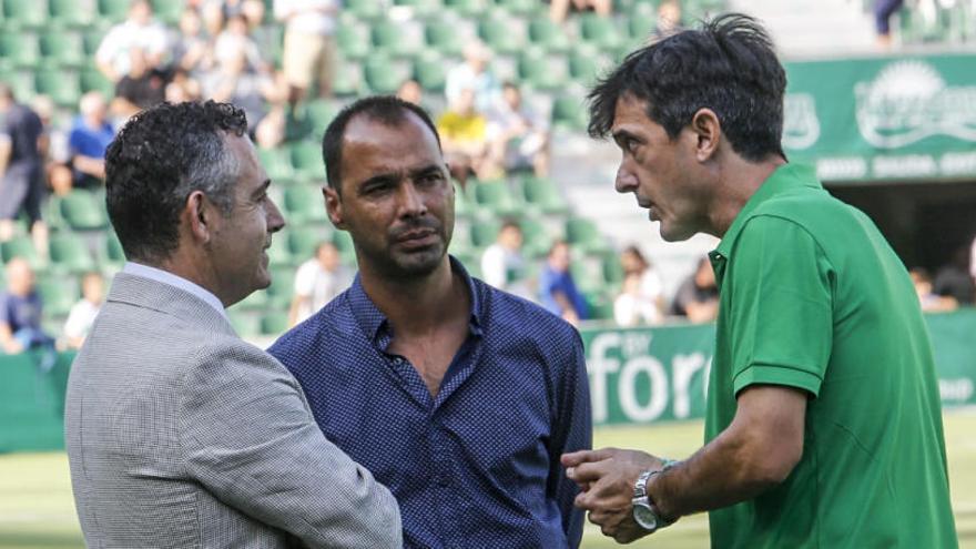 Diego García, junto a Jorge Cordero y Pacheta en el Martínez Valero