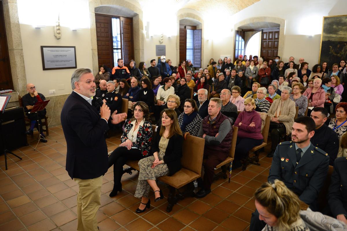 El alcalde de Plasencia, en el acto institucional por el 8M.