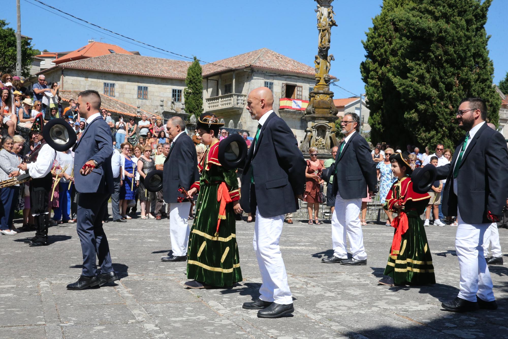 La procesión y la danza de San Roque de O Hío en imágenes (I)