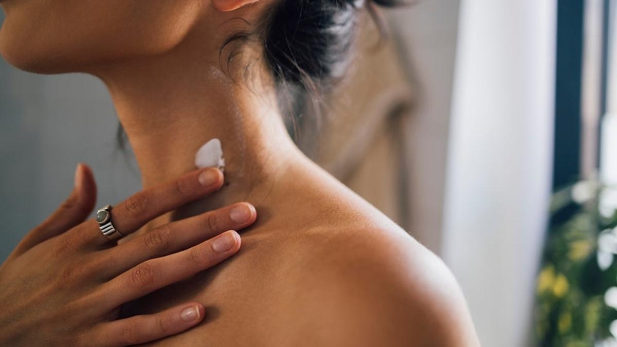 Verruguitas en el cuello? Estos son los tratamientos ms eficaces para  eliminarlas - Cuore