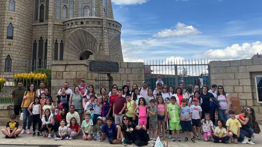 La Anpa de Agolada lleva a las familias al parque Warner