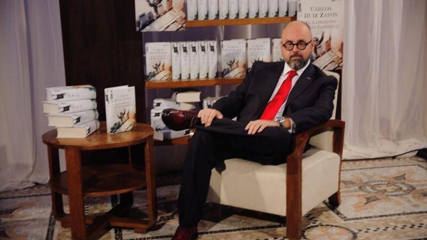 Carlos Ruiz Zafón: &quot;Nunca va a haber película del Cementerio de los libros olvidados&quot;