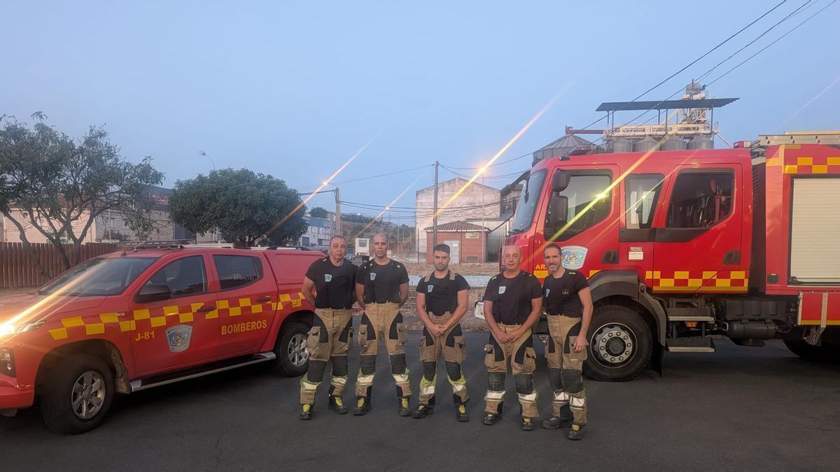 La dotación del Sepei de Cáceres movilizada para colaborar en el incendio forestal de Ávila.