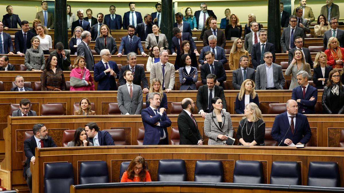 Los diputados del PP protestan este jueves en el Congreso de los Diputados.