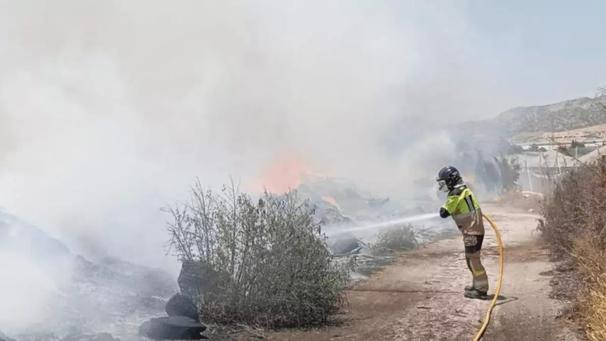 Bajo control un incendio declarado en Totana